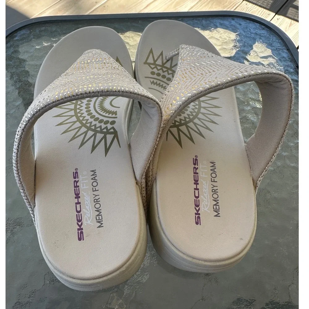 Skechers‎ Memory Foam Gold Wedge Sandals Women's 9 Natural Beige